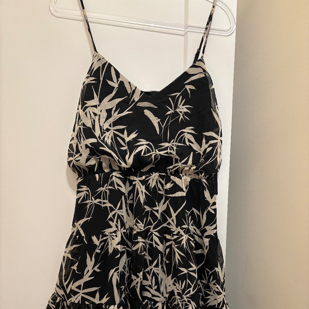 Express Black and White Printed Dress Size L